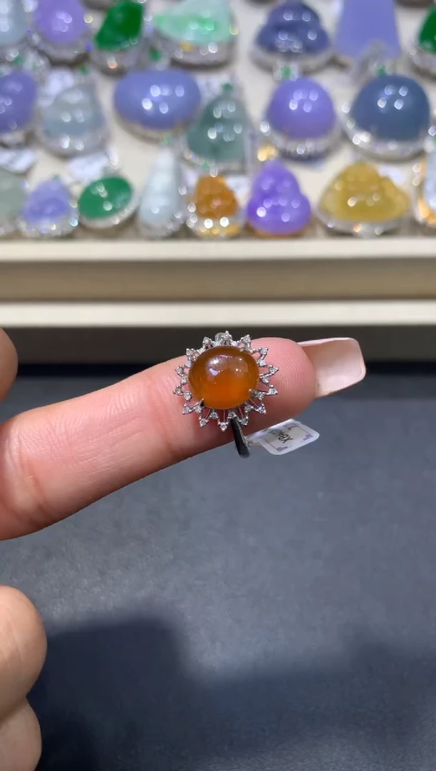 【闪购商品】翡翠颈饰18K金镶嵌缅甸翡翠戒指