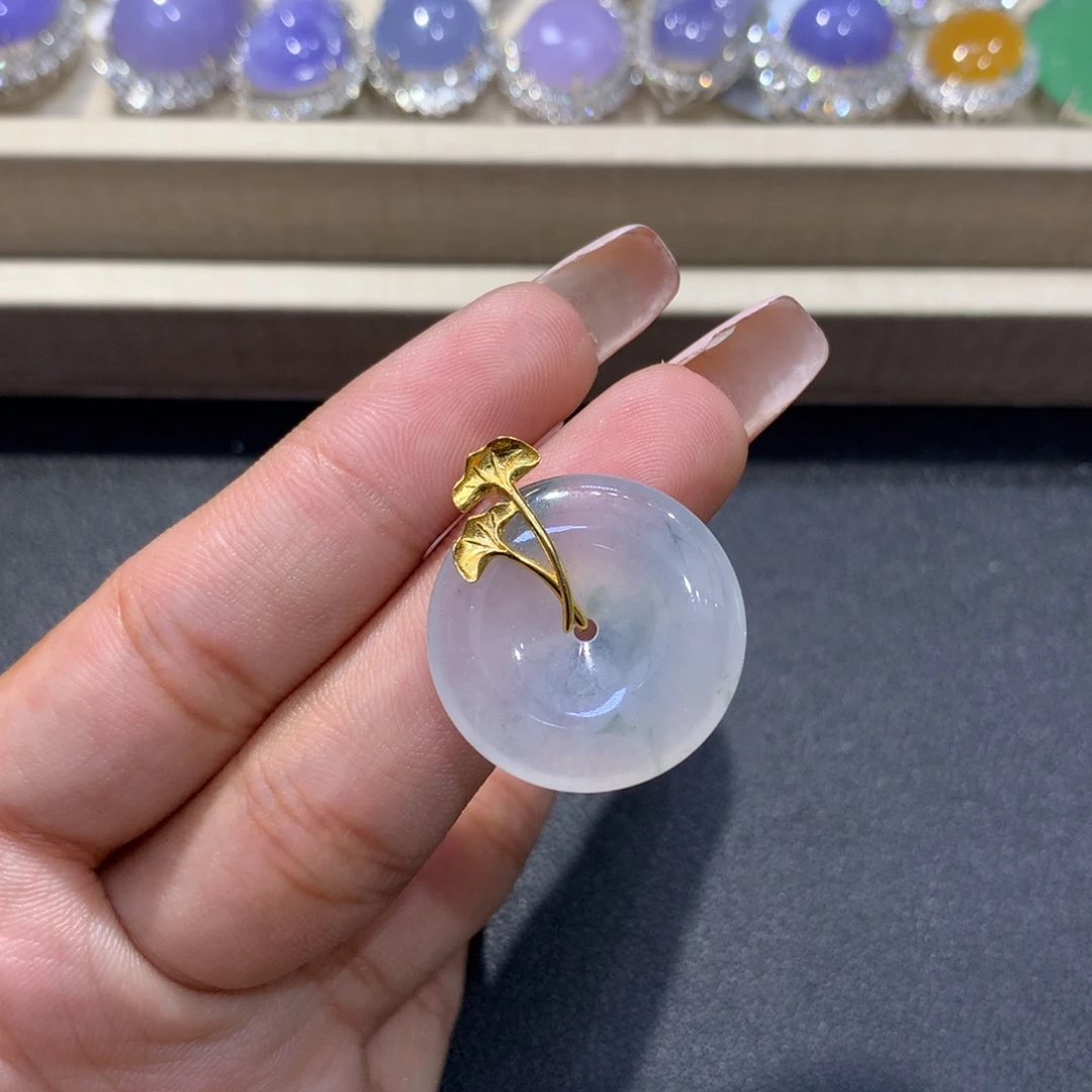 翡翠颈饰18K金镶嵌翡翠