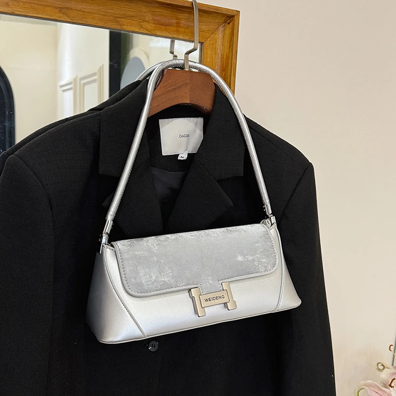 2024新款女士腋下法棍包气质简约单肩包韩系轻奢高级感通勤包6673