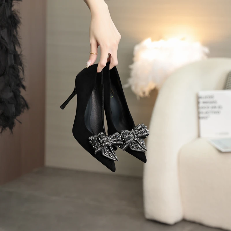sufeifei/苏妃妃蝴蝶结水钻高跟鞋女细跟时尚百搭黑色尖头单鞋103
