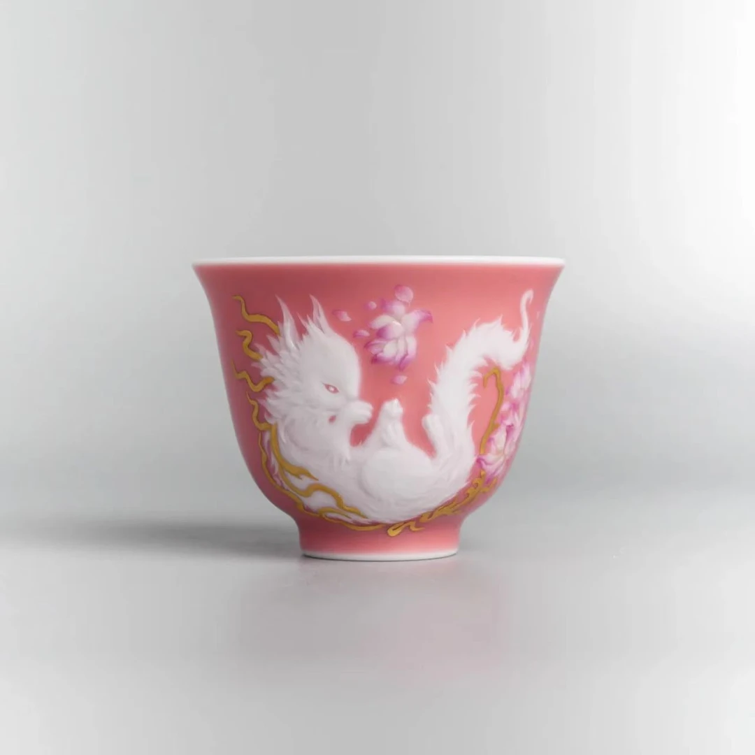 天义华桃红堆白加彩玉天狗杯【景德镇全手工78ml】