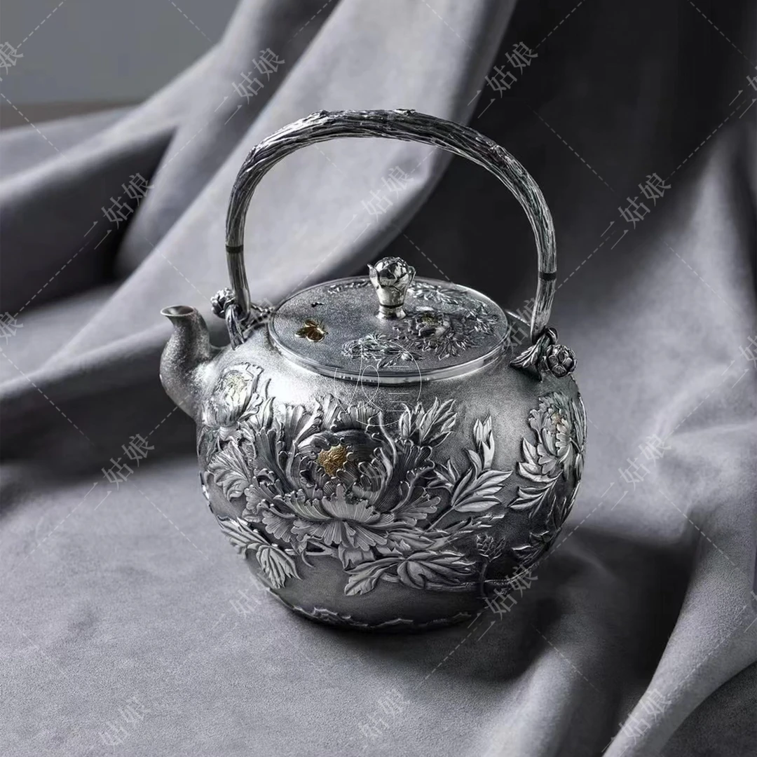 呆坐超浮雕鎏刻嵌金国色天香隔垫提梁银壶