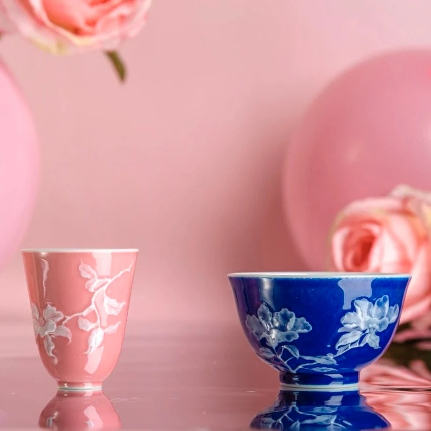 天义华洒蓝桃红堆白山茶花对杯【景德镇纯手工茶具48ml/92ml】