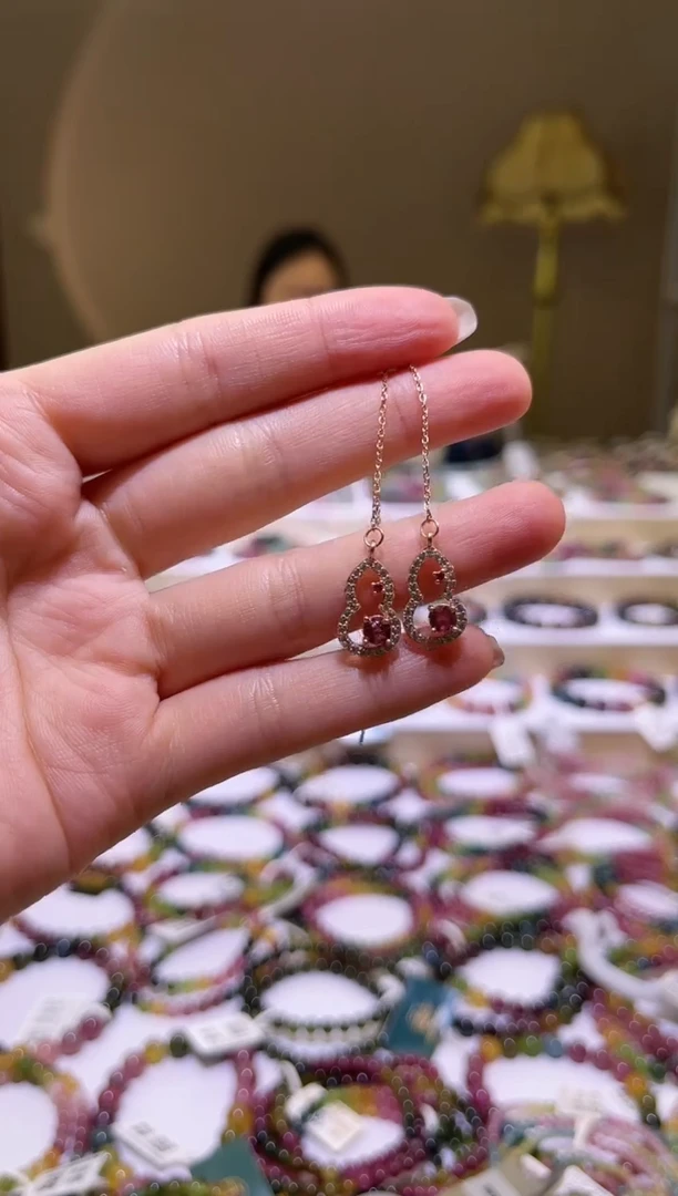 【闪购商品】碧玺/银S925镶嵌碧玺耳线多样性发货