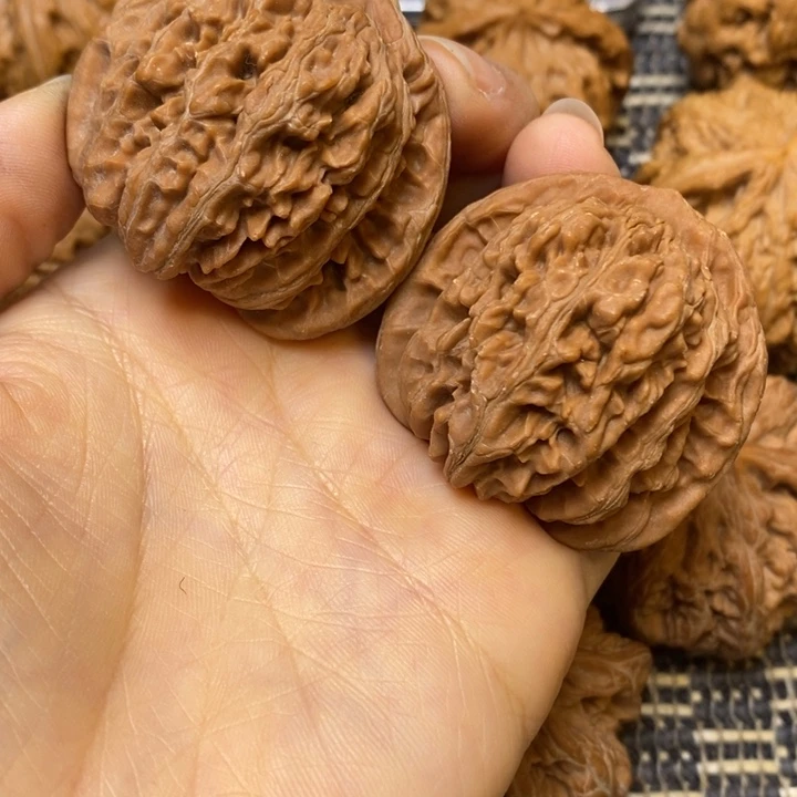 文玩核桃吊坠43.44全品篓子