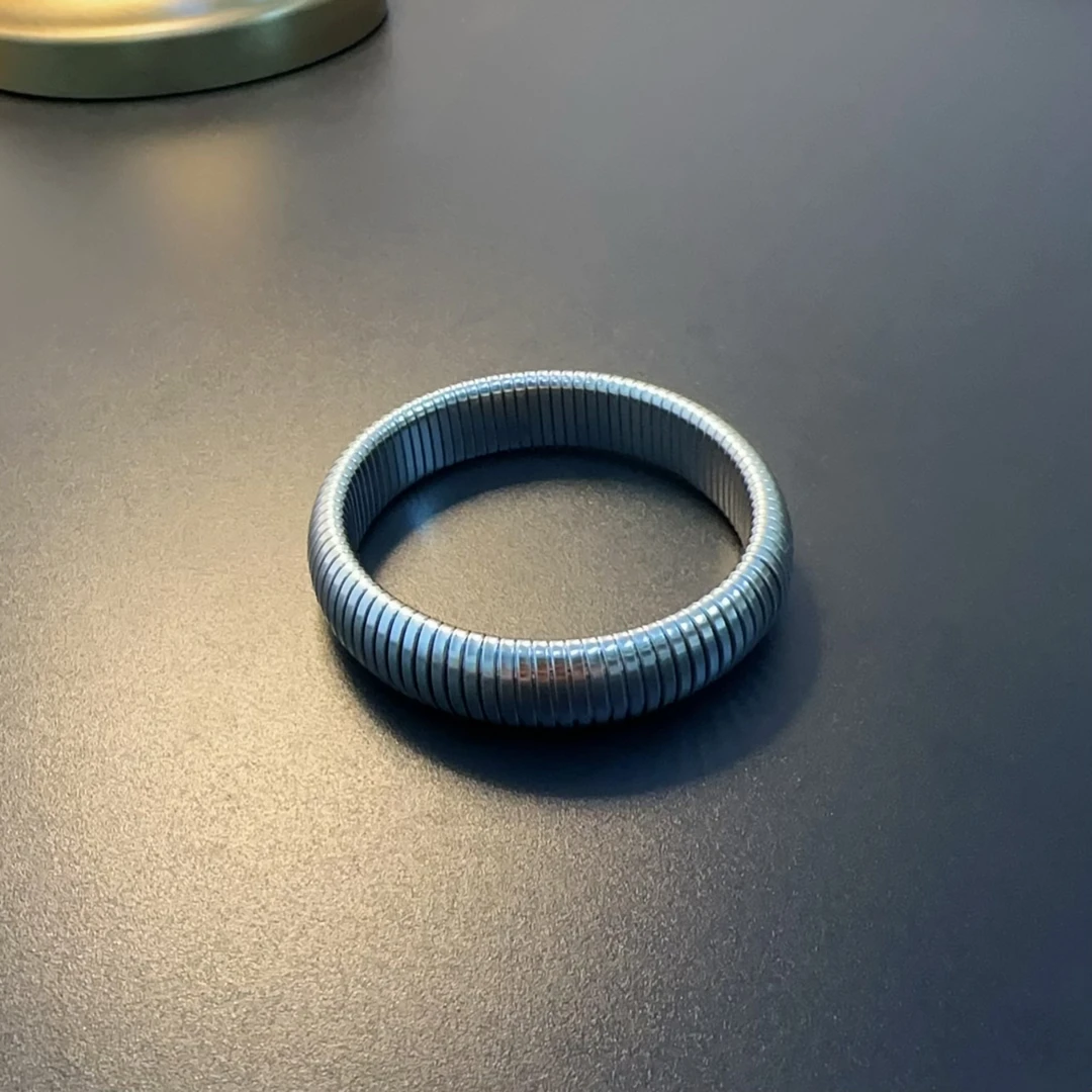 钛钢手镯 INS简约手镯弹力小众个性银色手环百搭宽腕饰BRCus 0145