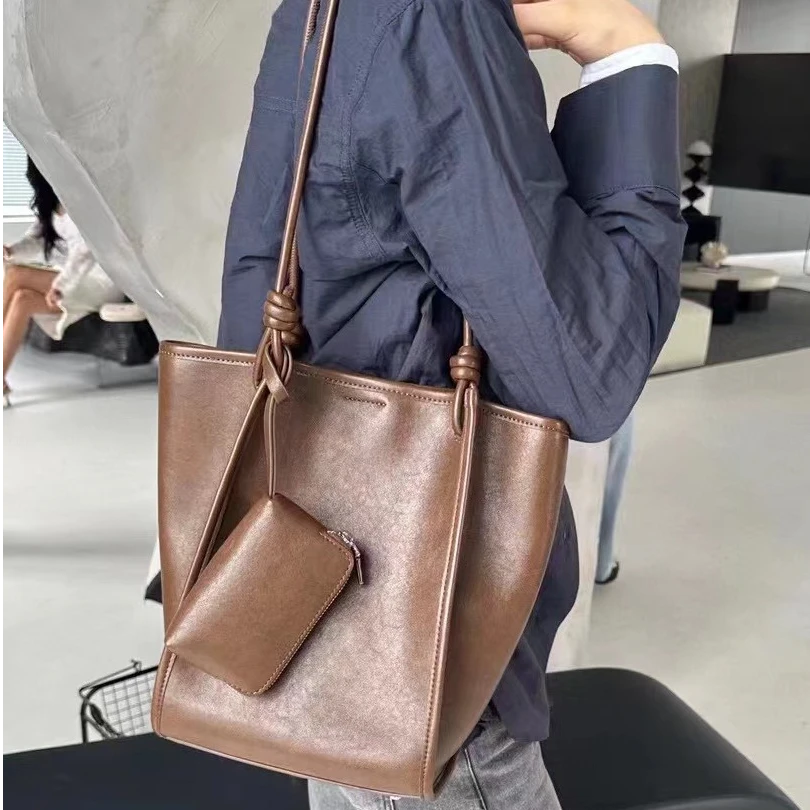 大容量时尚手提包包女2025秋冬新款高级感简约休闲复古单肩托特包
