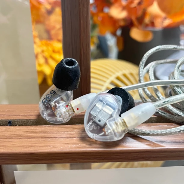 透明一条 经典3动铁HIFI耳机se535入耳式耳机
