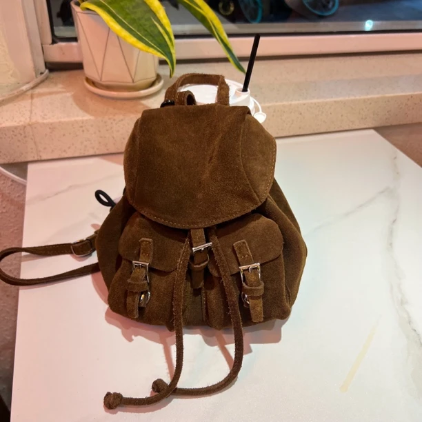 青诺-高级感女士双肩背包2024新款复古百搭真皮时尚休闲感