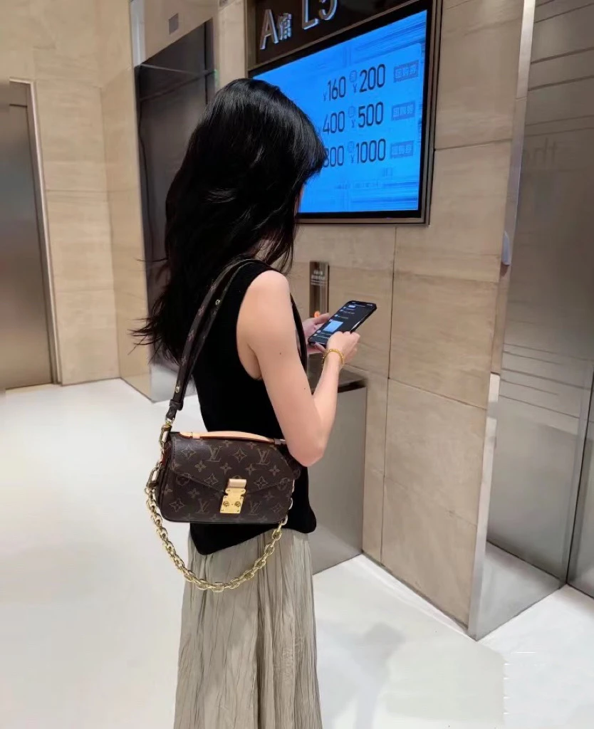 99新 LouisVuitton/路易威登 新款邮差 芯片款 /GW