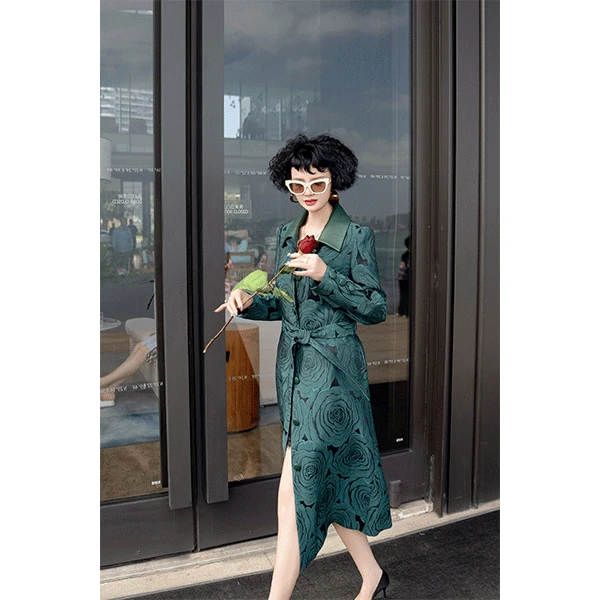 《甜玫瑰》72602 轻奢时尚潮牌特色风衣外套