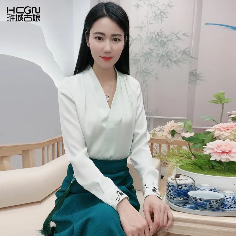 醋酸清凉舒适中国风精致刺绣女士秋季时尚百搭青鸾衬衫18A23679