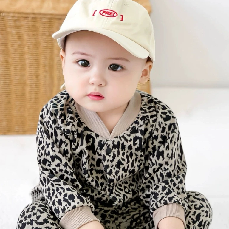 婴幼儿连体春秋韩系简约豹纹连体衣单层外出服新生儿洋气百搭爬服