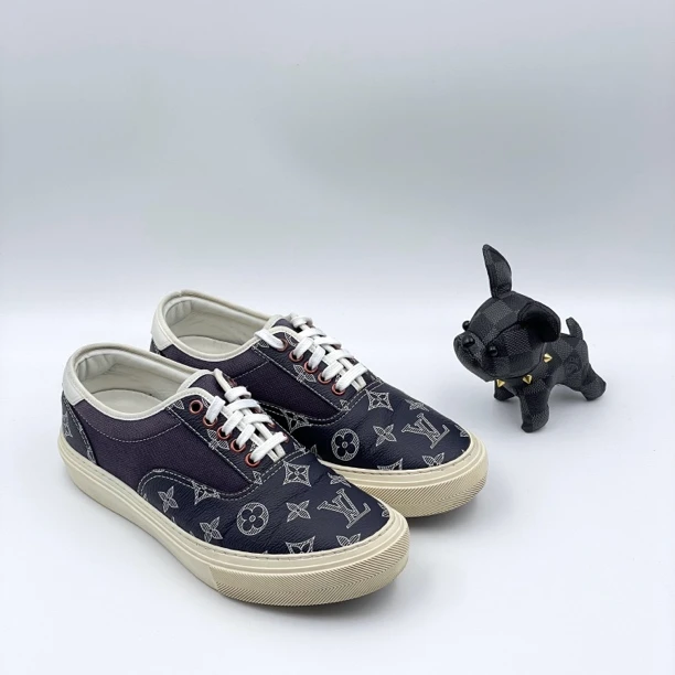 99新 LouisVuitton/路易威登 蓝色镂空老花满印休闲板鞋 多尺码
