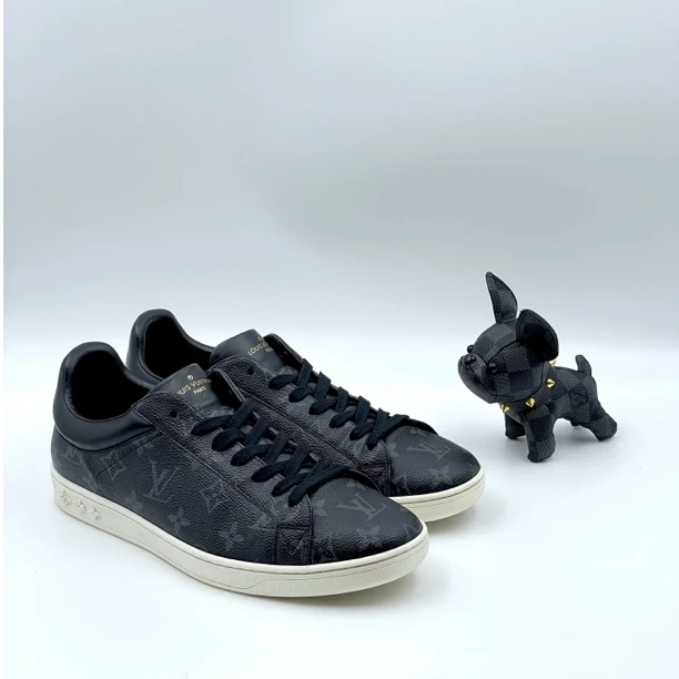 LouisVuitton 路易威登 黑灰色老花满印经典时尚板鞋 多尺码 97新