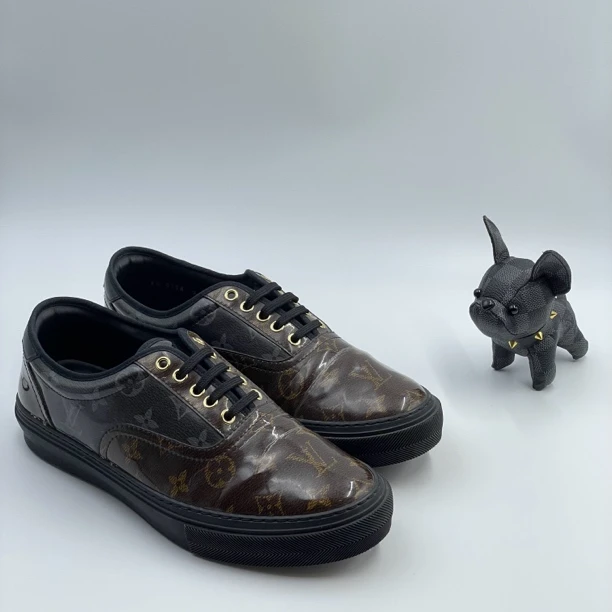 Louis Vuitton 路易威登 黑棕色老花满印果冻拼接板鞋 42码 97新