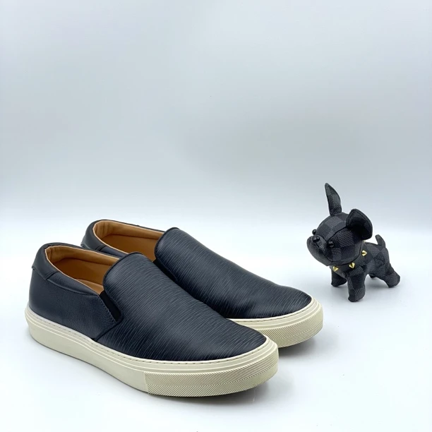 99新 LouisVuitton/路易威登 黑色牛皮面休闲时尚一脚蹬板鞋 41码