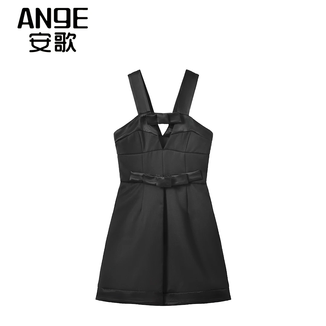 23秋冬 经典气质甜美名媛风时尚镂空V领百搭小众收腰公主连衣裙