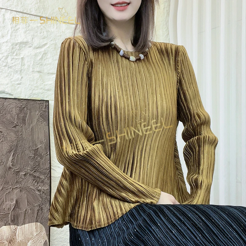 相菲一轻奢秋冬新款丝绒褶皱设计时尚百搭气质圆领长袖女款衫