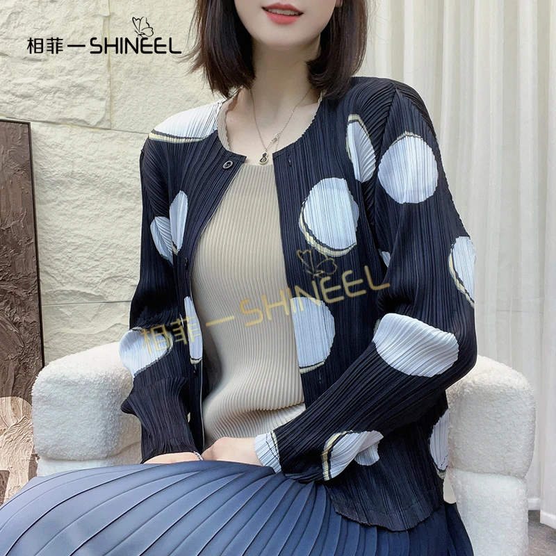 相菲一轻奢薄款褶皱圆领短款开衫显瘦气质精致百搭时尚休闲长袖