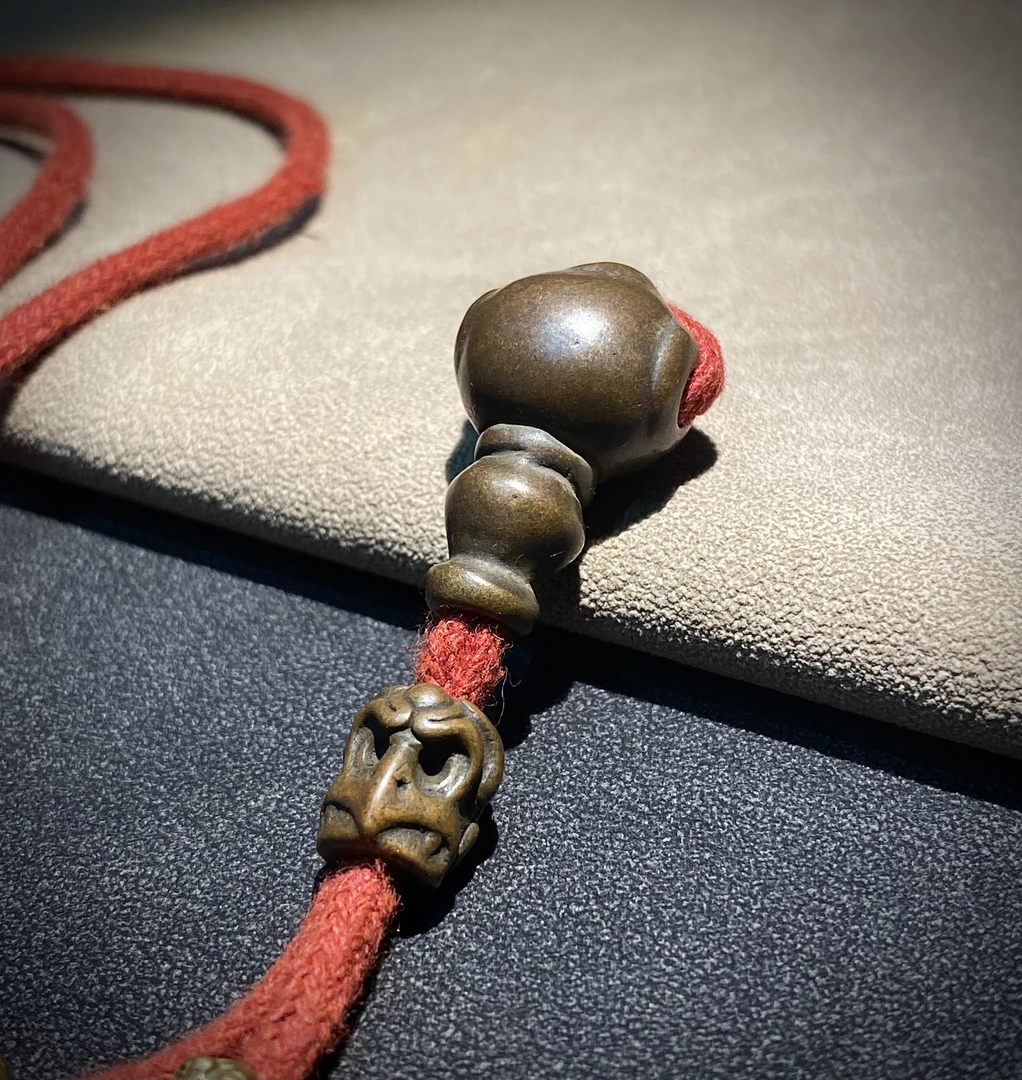 藏传文玩 三通佛头 背云 弟子珠 尺寸 直径1.47 对孔1.53 高2.67