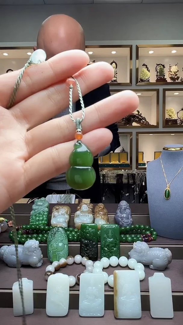 【闪购商品】和田玉颈饰未镶嵌苏