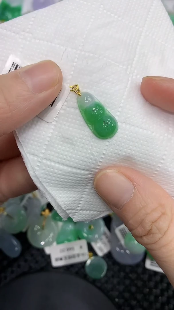 颈饰18K金镶嵌翡翠a货支持复检百元以上9元证书费自理