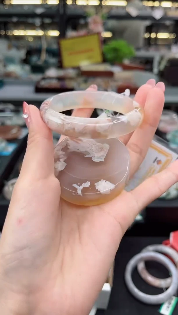 【闪购商品】石英质玉手镯未镶嵌56圈口（赠品镯心）3444452