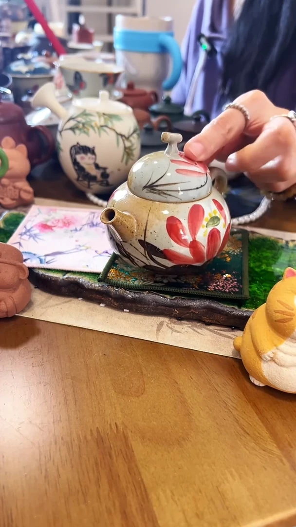 【茶瓷物语】手绘荷花茶壶