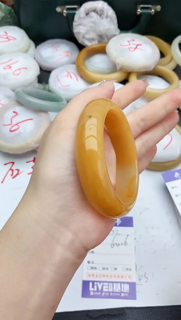 石英质玉手镯未镶嵌352+60/61