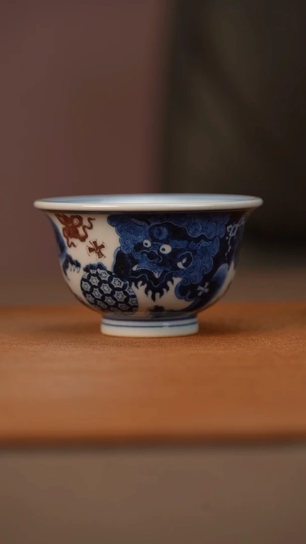 陶瓷又见春风青花釉里红狮子压手杯