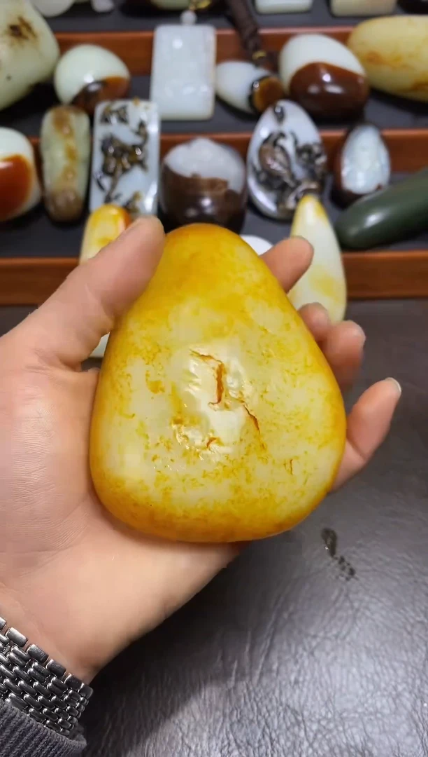 未镶嵌和田玉摆件冠****.和田玉