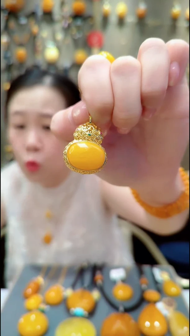 蜜蜡银S925镀金镶嵌珠宝奇石﹣D252蜜蜡吊坠赠项圈