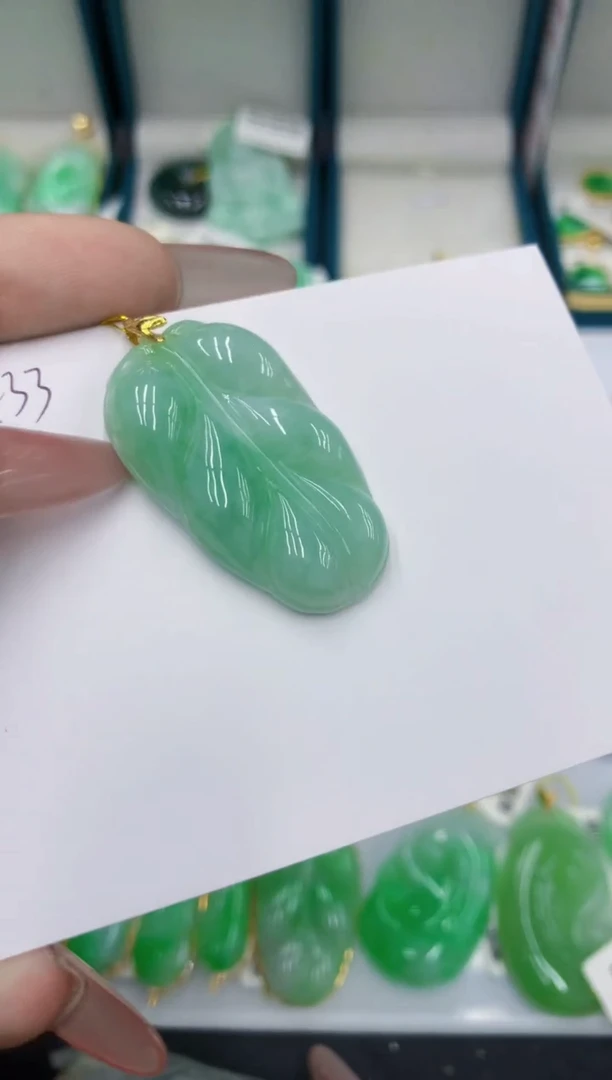 颈饰18K金镶嵌翡翠111111