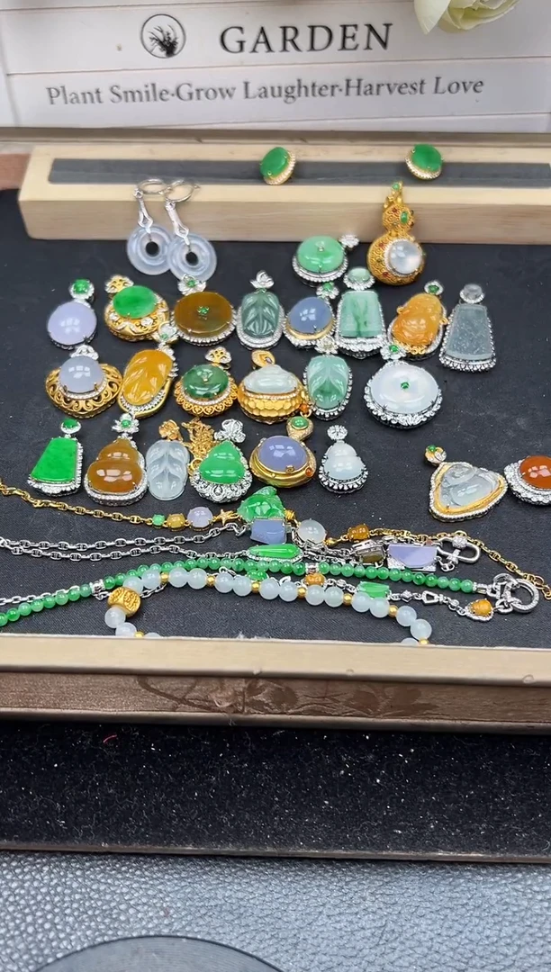 吊坠(不含链)18K金镶嵌翡翠勿拍