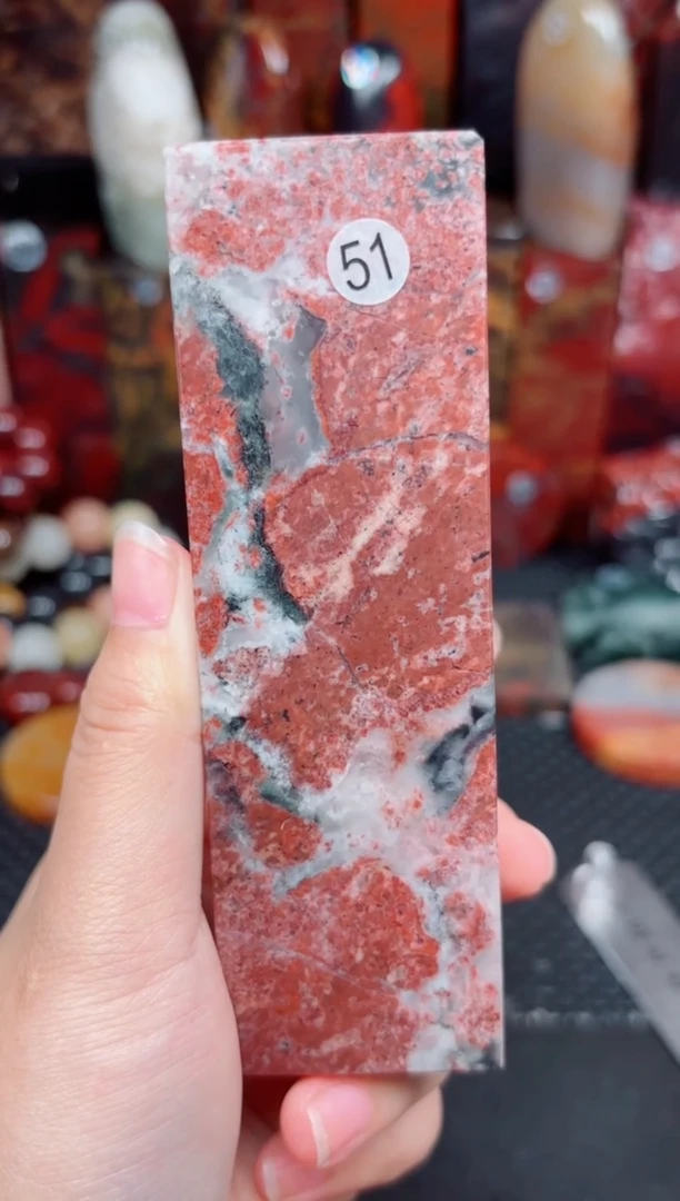 玉桂林鸡血玉印章摆件51