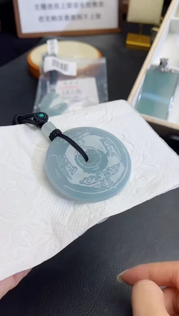 翡翠未镶嵌颈饰缅甸天然翡翠