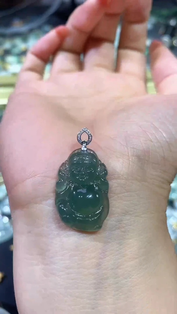 颈饰18K金镶嵌翡翠20250915089