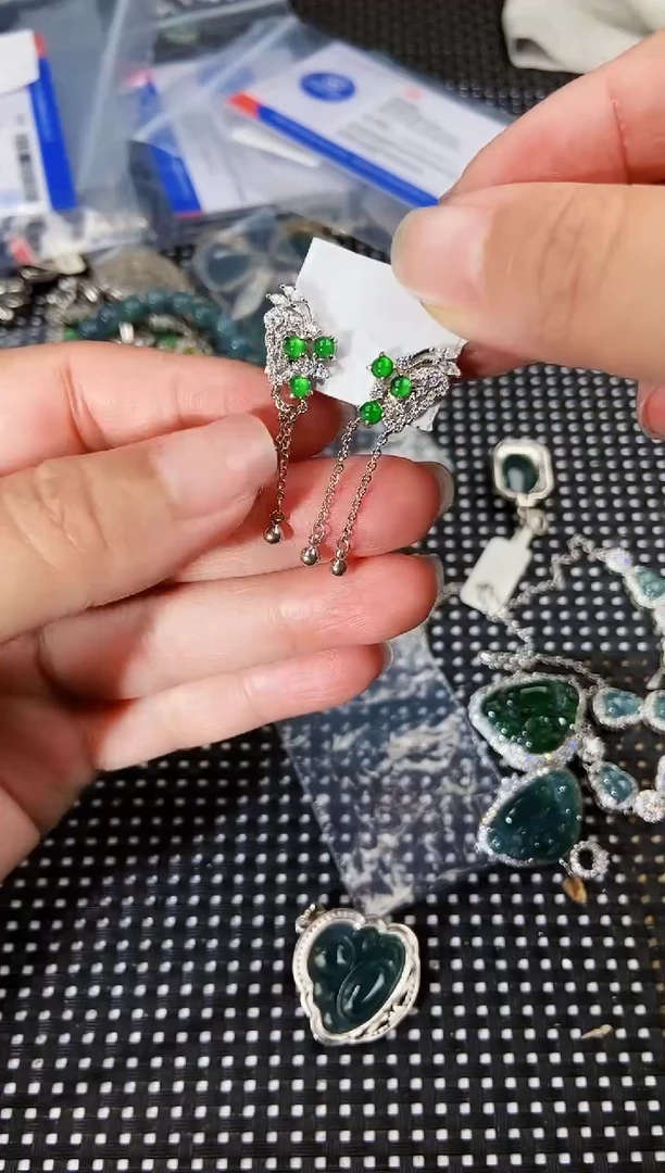 翡翠未镶嵌耳饰1111111111