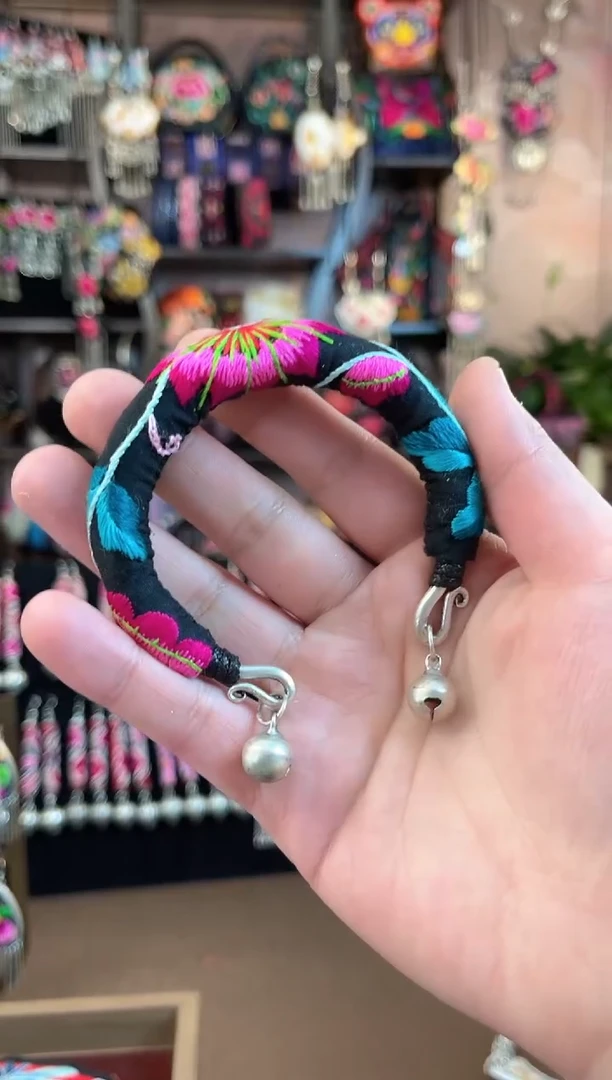 织绣民族风手工非遗老绣饰品248