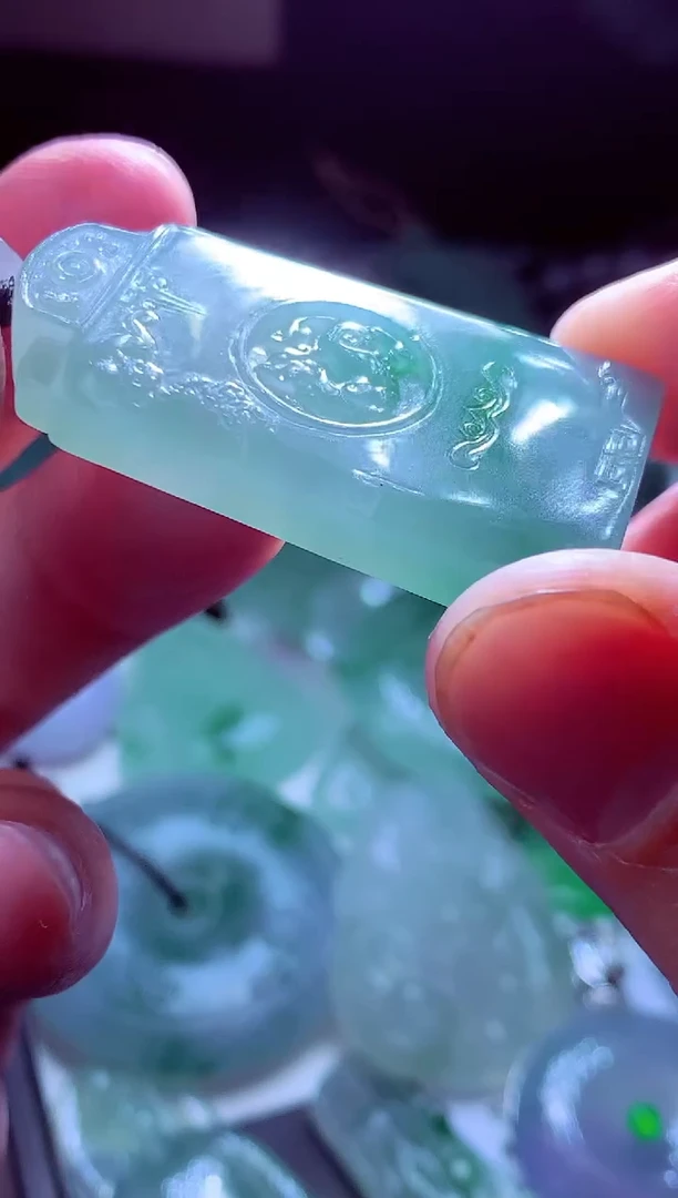 未镶嵌定制翡翠王*翡翠毛货定制