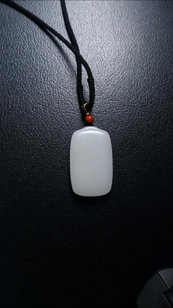 和田玉未镶嵌颈饰无事牌