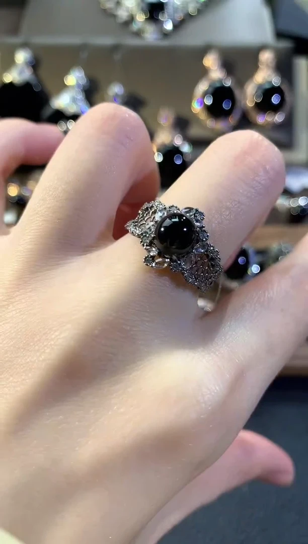 18K金镶嵌戒指翡翠冬日珠宝Q48