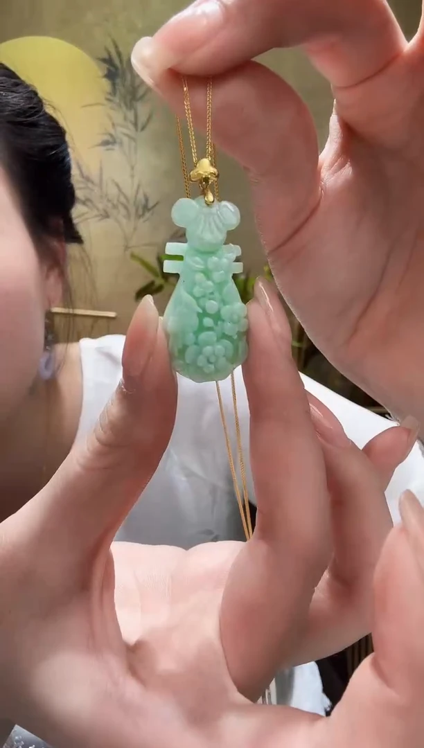 颈饰未镶嵌翡翠吊坠