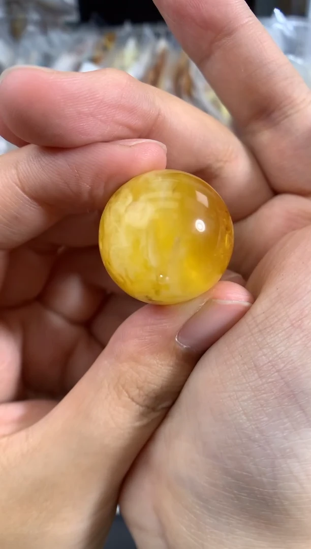琥珀未镶嵌珠宝奇石1
