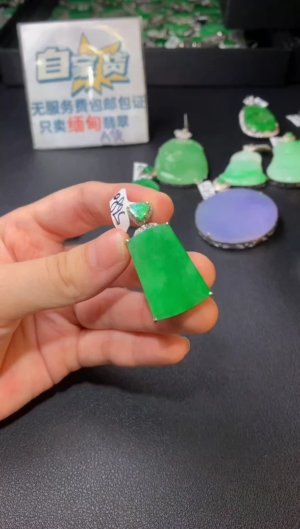 翡翠银S925镶嵌颈饰翡翠