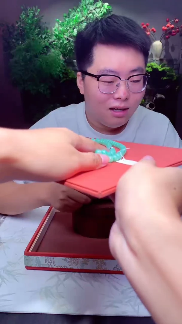 翡翠未镶嵌颈饰挂件发货（拍一发一）