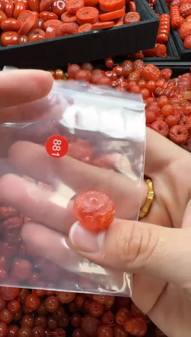 【闪购商品】南红玛瑙颈饰未镶嵌1