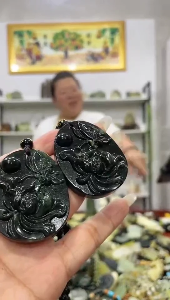 岫玉未镶嵌吊坠多样性发货发其中一件