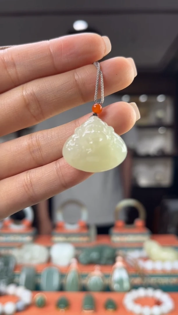 和田玉未镶嵌颈饰1